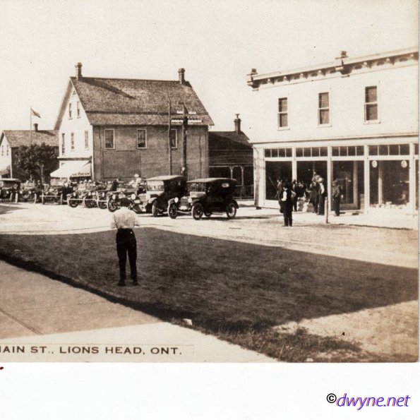 Lions-Head-Main-Street