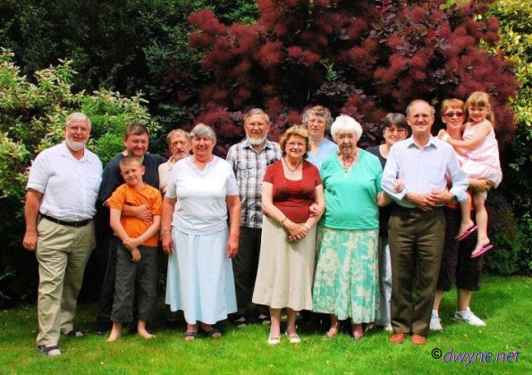Reunion-group-2009-Tenterden-Kent