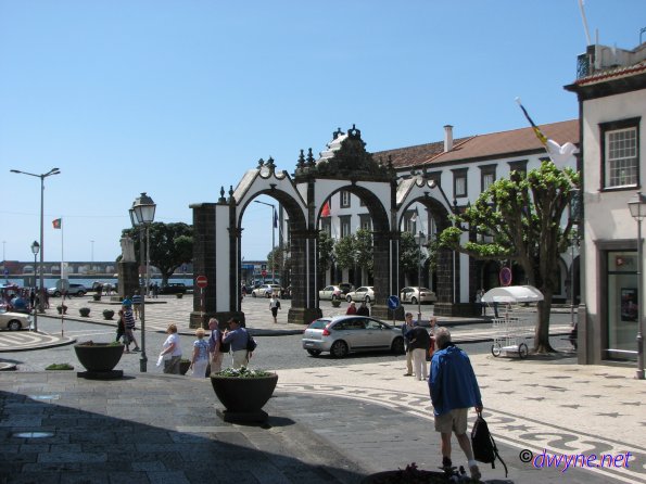 374 Ponta Delgada