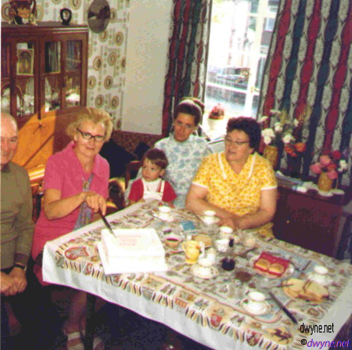 m097-Ki-Phoenix-Annie-Ball-Guy-Phoenix-Dorothy-Vera-Ball-154-Carlton-Ave