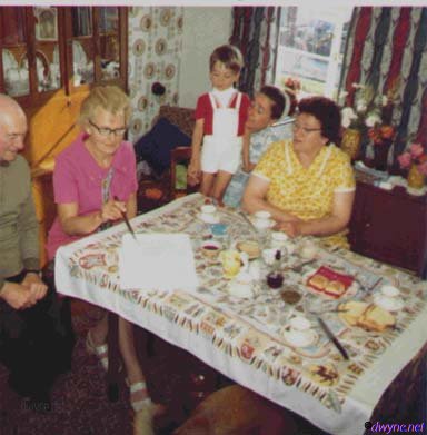 m071-Ki-Phoenix-Annie-Ball-Guy-Russell-Phoenix-Dorothy-Vera-Ball-154-Carlton-Ave-SOT