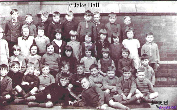 m066-Class-picture-Jacob-Ball-back-row-5th-from-left