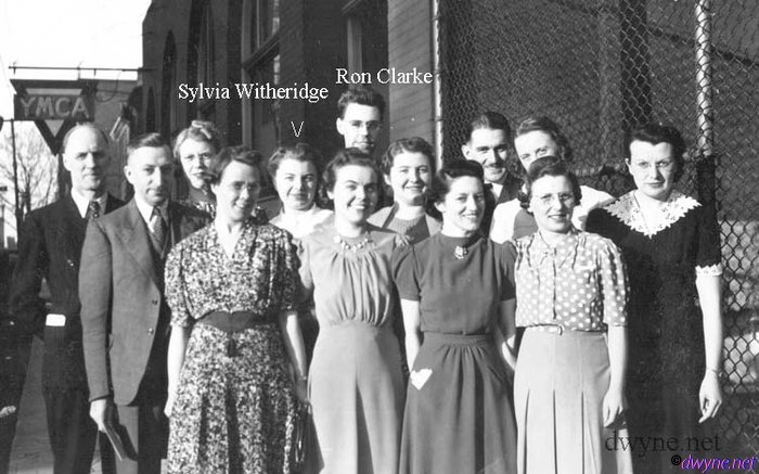 1939-Ron-Clarke-is-the-tall-guy-middle-back-row